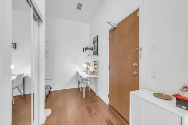 2212 Lake Shore Boulevard West BLVD W #PH08, Toronto W06, ON M8V 0C2