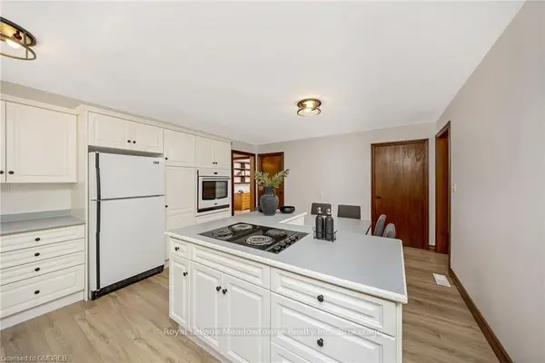 71 Bronte ( upper only) ST S, Milton, ON L9T 1Z4