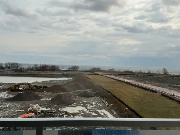 220 Missinnihe WAY #421, Mississauga, ON L5H 0A9