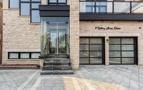 9 Rolling Acres DR, Brampton, ON L6X 5P3