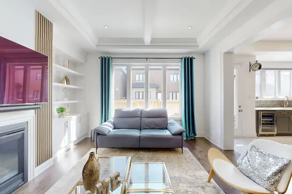 2438 Irene CRES, Oakville, ON L6M 5M2