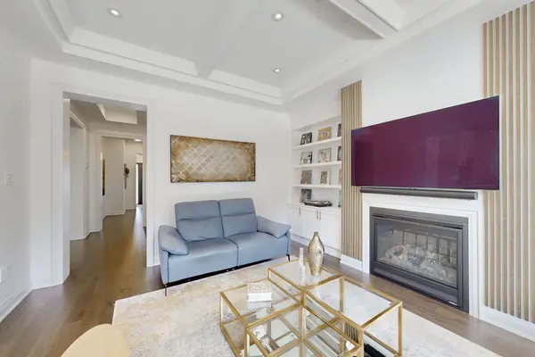 2438 Irene CRES, Oakville, ON L6M 5M2