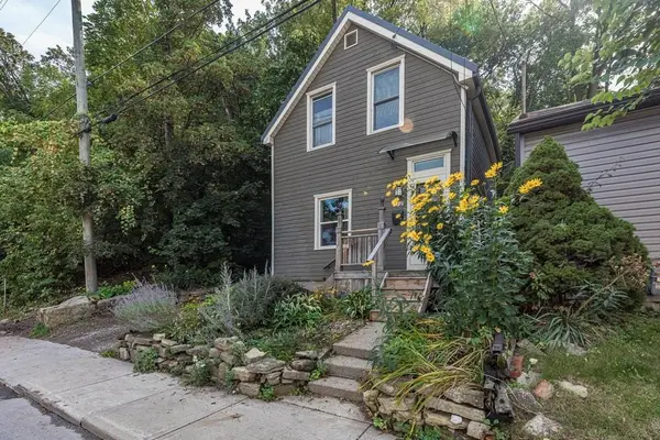 210 Charlton AVE E, Hamilton, ON L8N 1Z1