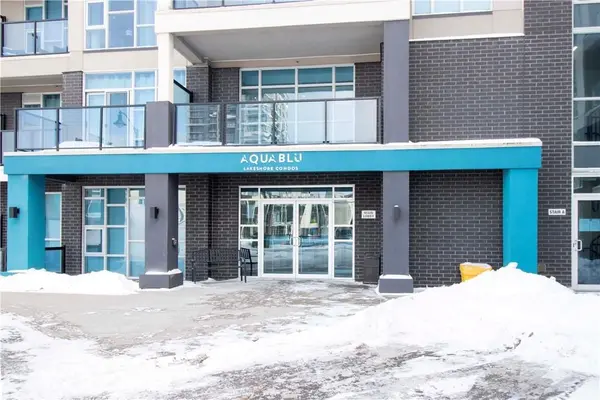 10 CONCORD PL #516, Grimsby, ON L3M 0J1