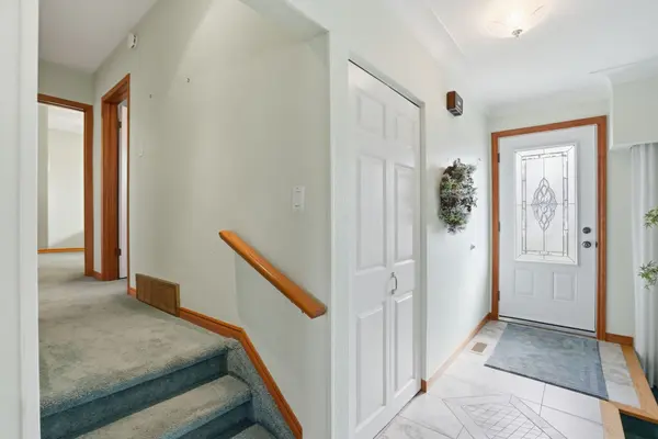 692 Miles RD, Hamilton, ON L0R 1P0