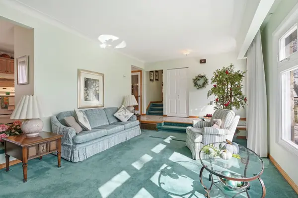 692 Miles RD, Hamilton, ON L0R 1P0