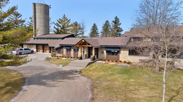 10096 Charlton DR, Middlesex Centre, ON N0M 1P0