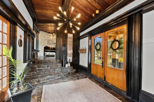 10096 Charlton DR, Middlesex Centre, ON N0M 1P0