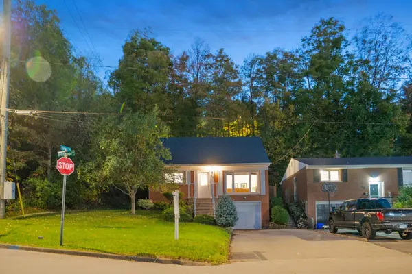 62 brentwood DR, Hamilton, ON L8T 3V8