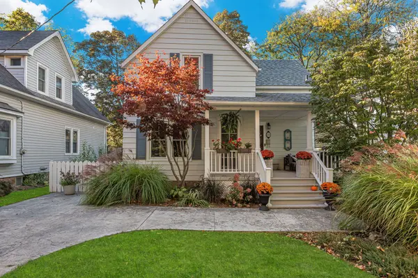 24 Robinson ST S, Grimsby, ON L3M 3C4