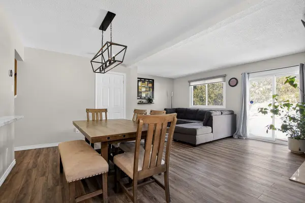 37 Priam WAY, Bells Corners And South To Fallowfield, ON K2H 8S7