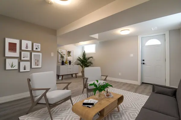 889 Sydenham RD #A, Peterborough, ON K9J 1K4