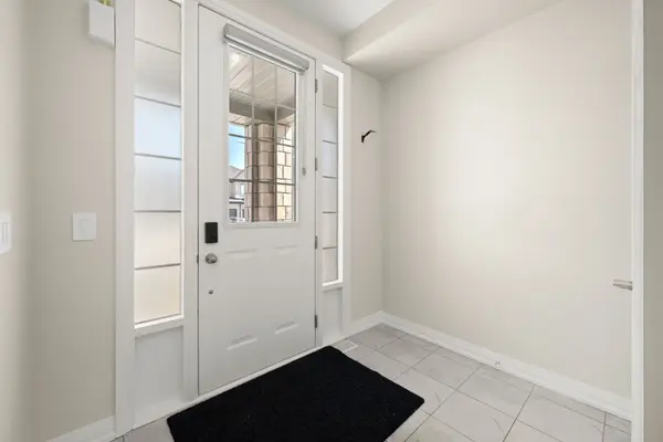 100 Corley ST W, Kawartha Lakes, ON K9V 6C2