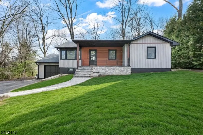 132 Upper High Crest Dr, West Milford Twp., NJ 07480