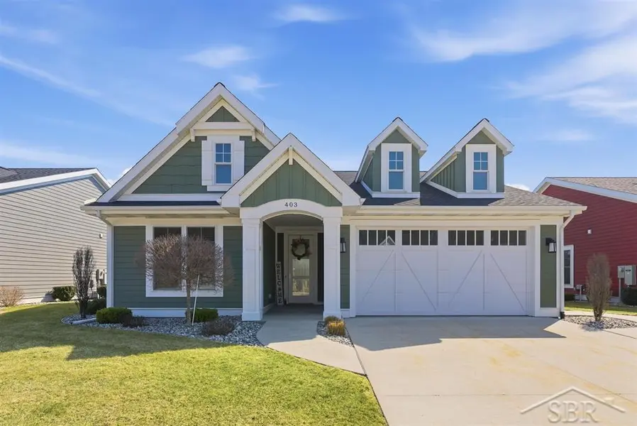 403 Copper Leaf CT, Midland, MI 48642