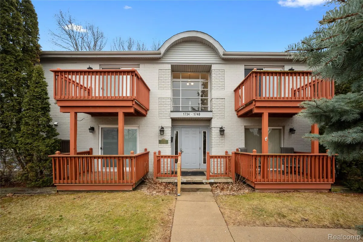 1740 Fort ST #36, Trenton, MI 48183