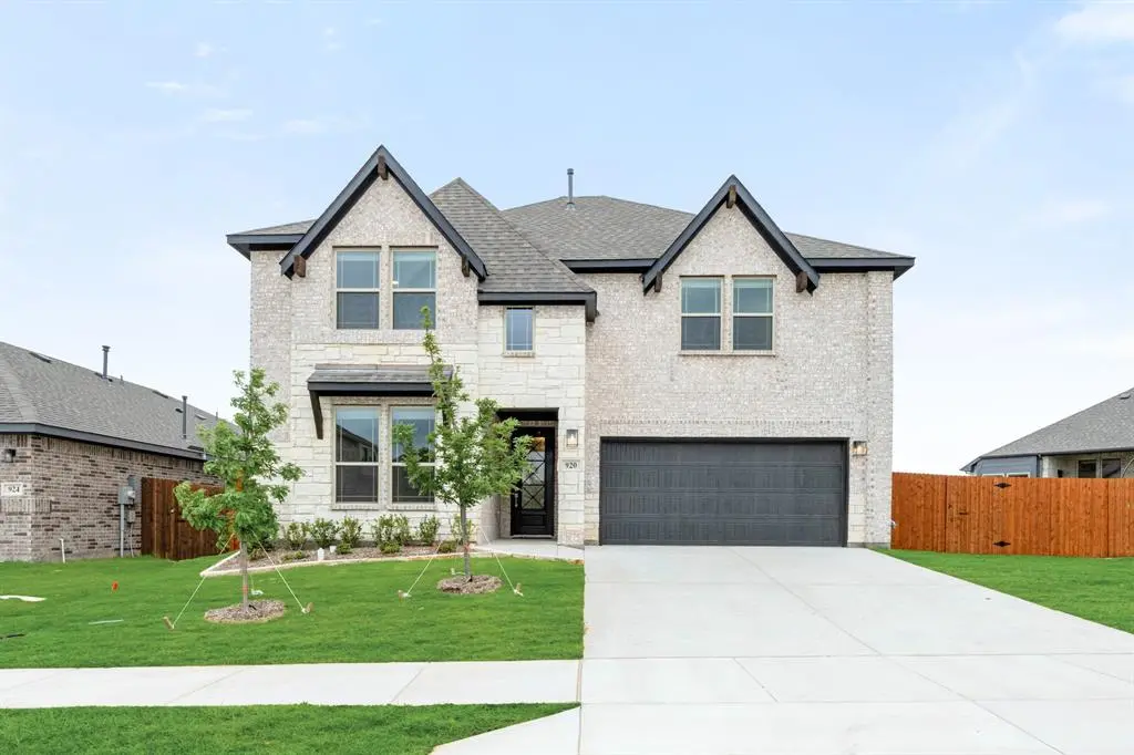 920 Ridgehurst Drive, Godley, TX 76044