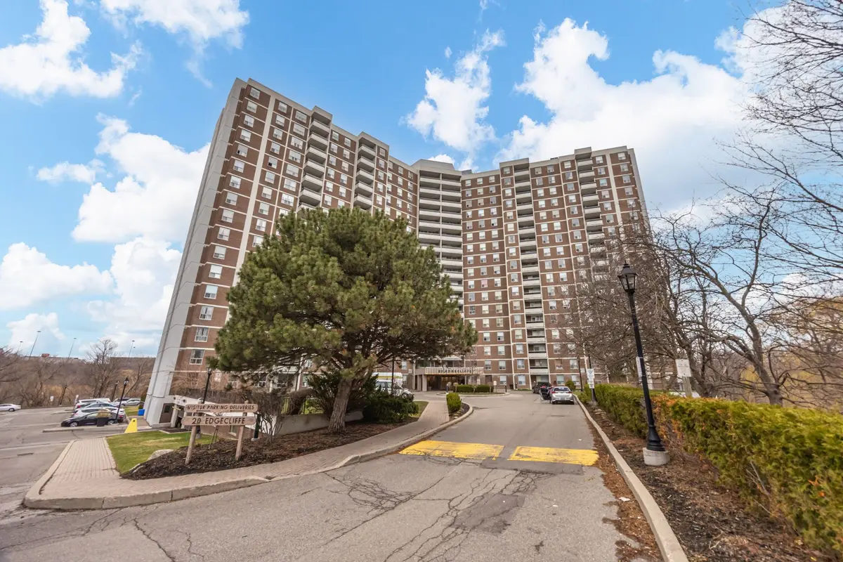 20 Edgecliff Golfway ##304, Toronto C11, ON M3C 3A4