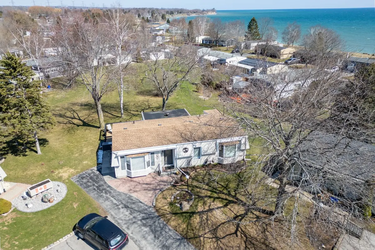 22 Champlain CT, Clarington, ON L1B 1A5