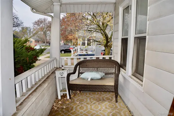 722 Kings HWY, Wyandotte, MI 48192