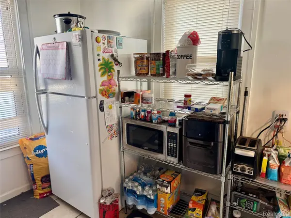 722 Kings HWY, Wyandotte, MI 48192