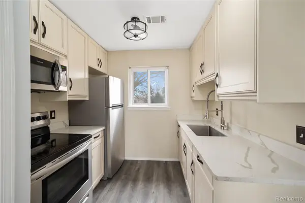 1740 Fort ST #36, Trenton, MI 48183