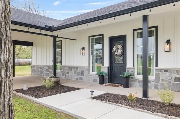 5480 New Hope Road, Aubrey, TX 76227