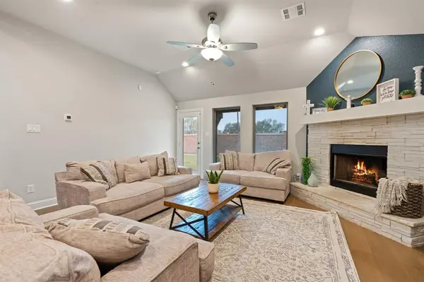 225 Lariat Trail, Waxahachie, TX 75165