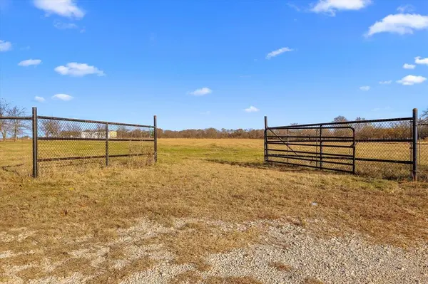 531 Private Road 4721, Rhome, TX 76078