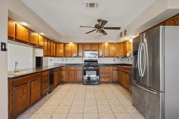 531 Private Road 4721, Rhome, TX 76078