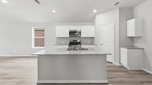 5548 ROLLINS Drive, Denton, TX 76249