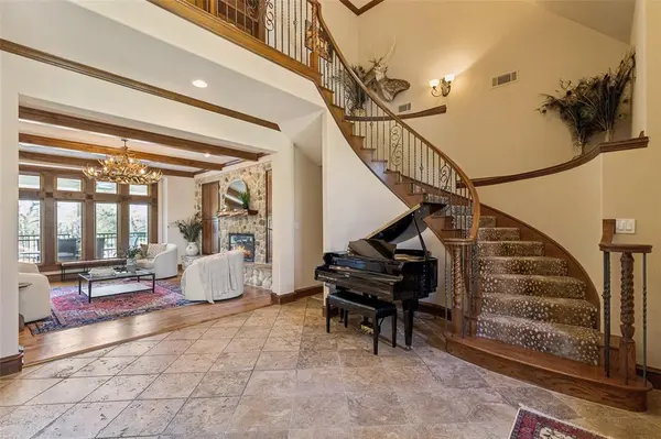 700 Temple Hall Highway, Granbury, TX 76049