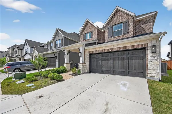 624 Treaty Oak Drive, Lewisville, TX 75056
