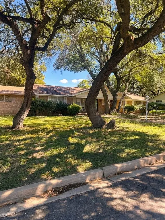 409 White Hall Road, Woodway, TX 76712