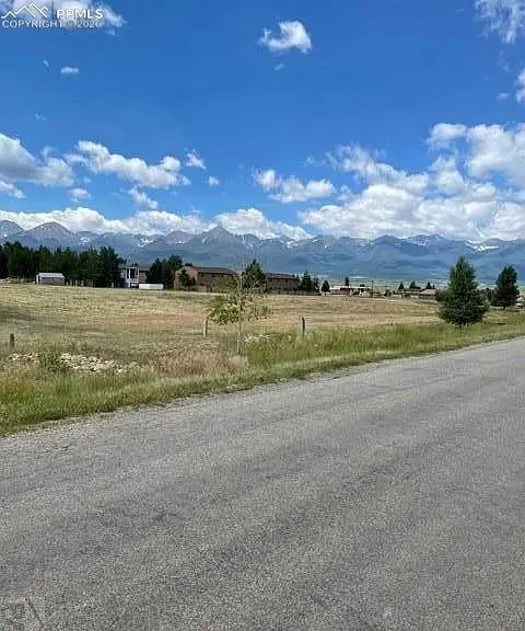 302 Hermit LN, Westcliffe, CO 81252