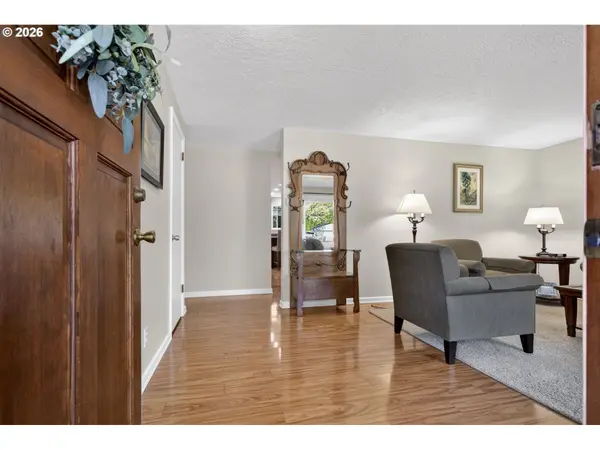 11824 SE SUNNYCREEK LN, Clackamas, OR 97015