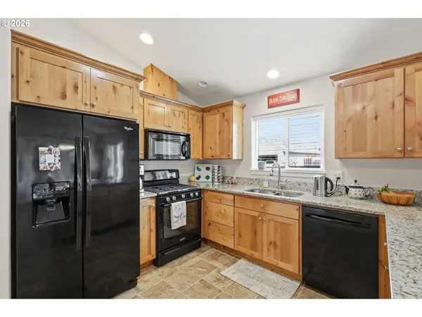 1824 SE 26TH PL, Albany, OR 97322