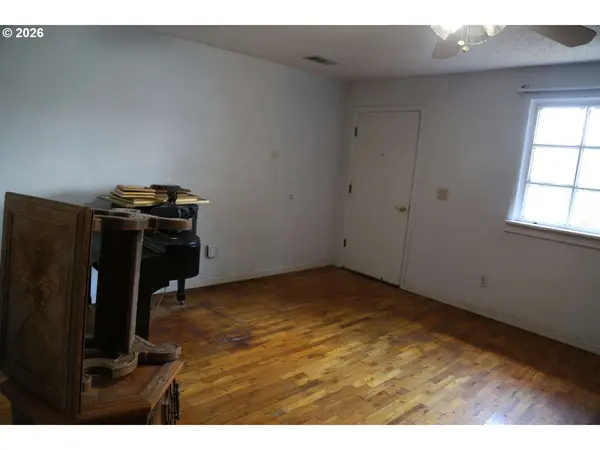 3409 SE 174TH AVE, Portland, OR 97236