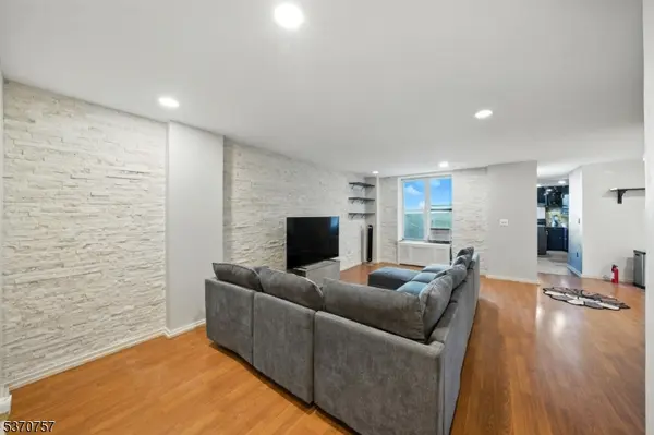 50 Glenwood Ave #702, Jersey City, NJ 07306