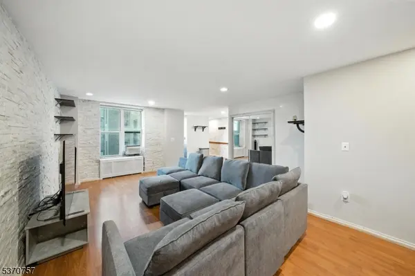 50 Glenwood Ave #702, Jersey City, NJ 07306