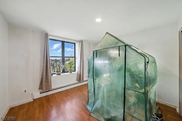 50 Glenwood Ave #702, Jersey City, NJ 07306