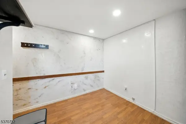 50 Glenwood Ave #702, Jersey City, NJ 07306