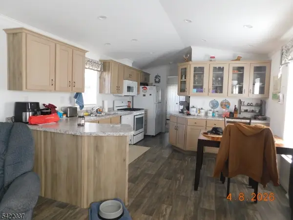 89 Back Street, Oxford Twp., NJ 07863