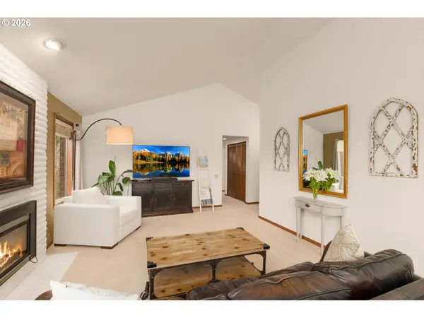 15695 SW 114TH CT #4, Portland, OR 97224