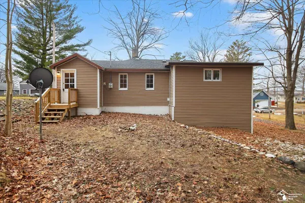 14166 Hicks Lake DR, Hartwick Twp, MI 49631