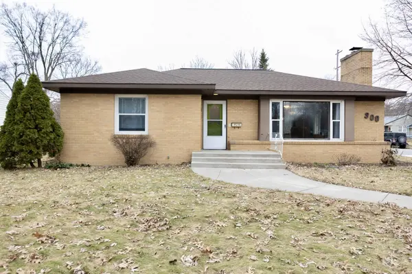 900 W Cass ST, Greenville, MI 48838