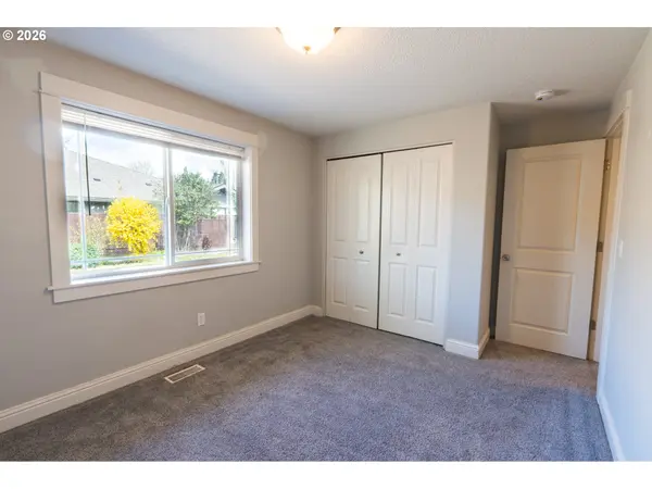 1551 Tierra DR NE, Salem, OR 97301