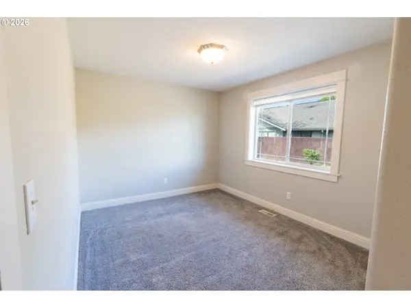 1551 Tierra DR NE, Salem, OR 97301