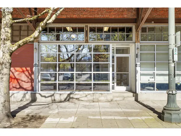 600 NW NAITO PKWY #E, Portland, OR 97209