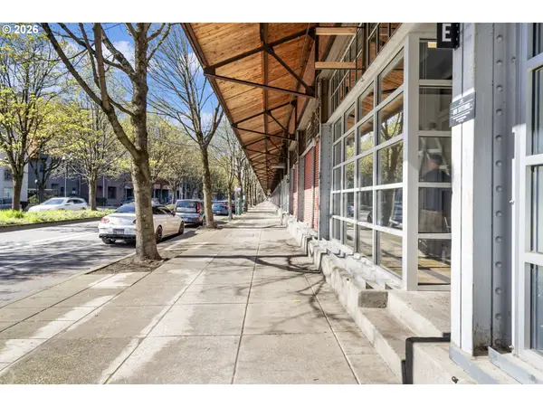 600 NW NAITO PKWY #E, Portland, OR 97209